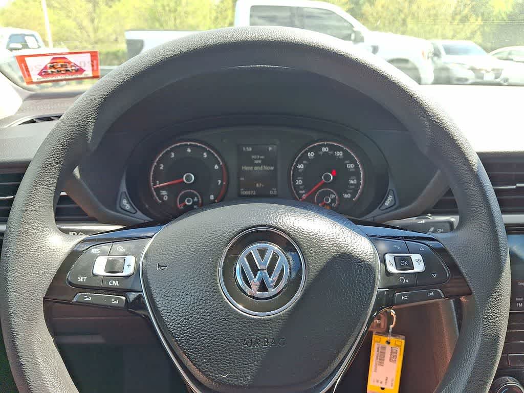 Thumbnail: 2020 Volkswagen Passat - 16