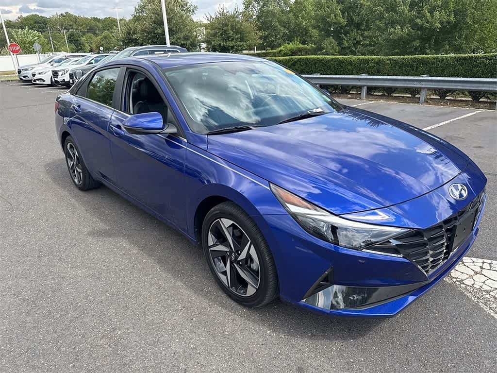 Thumbnail: 2023 Hyundai Elantra - 3
