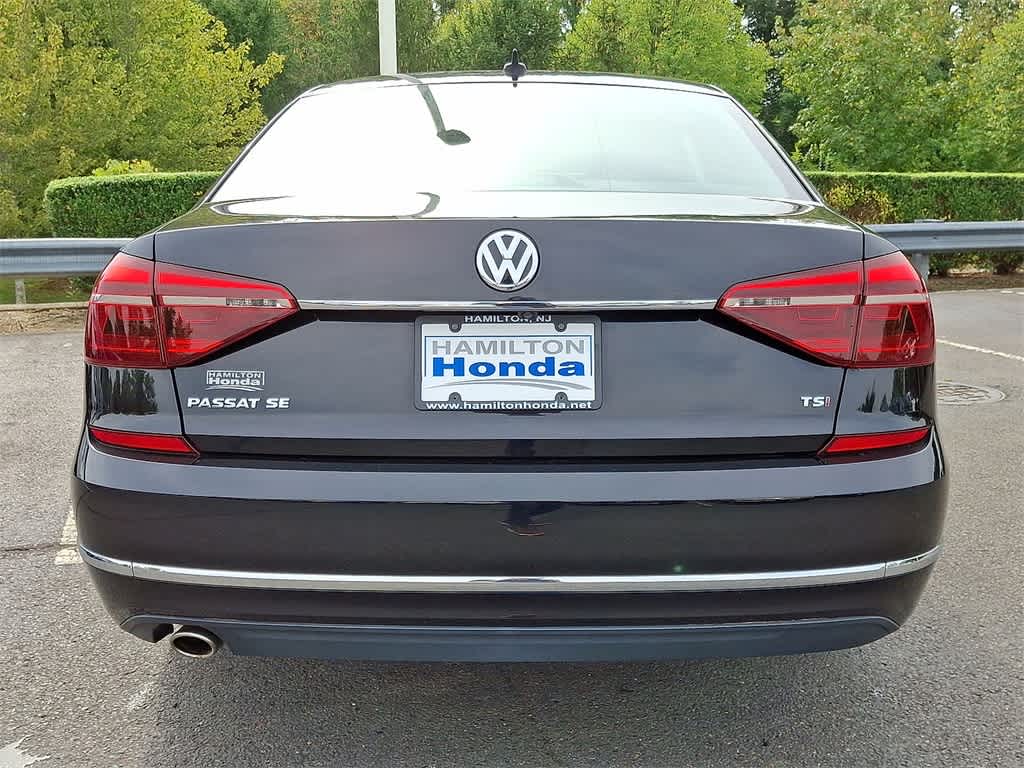 Thumbnail: 2018 Volkswagen Passat - 21