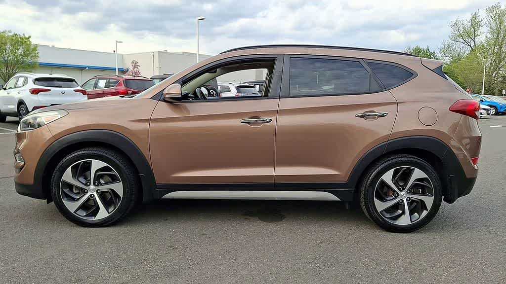 Thumbnail: 2017 Hyundai Tucson - 5