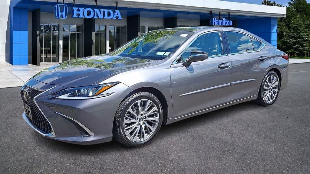 Thumbnail: 2019 Lexus ES - 4