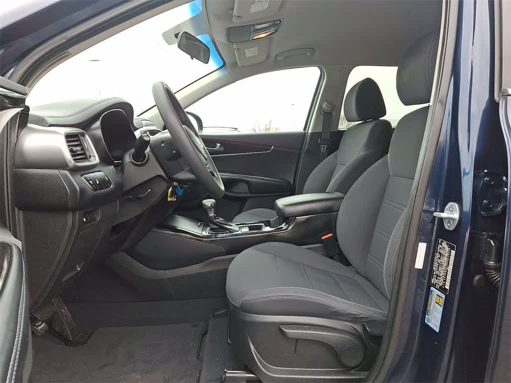 Thumbnail: 2019 Kia Sorento - 11