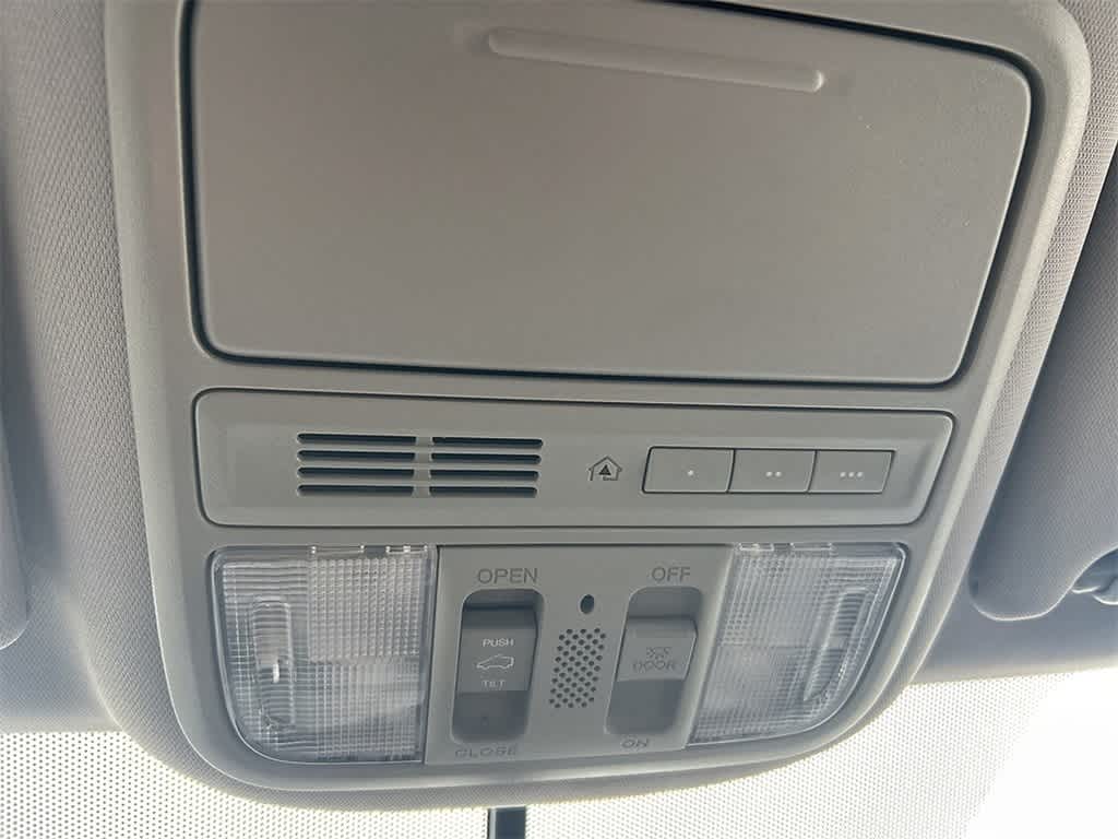 Thumbnail: 2016 Honda Pilot - 17