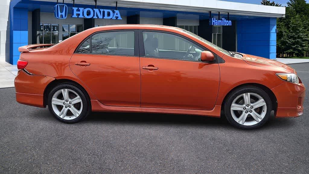 Thumbnail: 2013 Toyota Corolla - 9