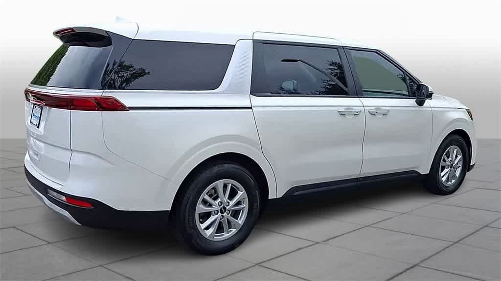 Thumbnail: 2023 Kia Carnival - 8