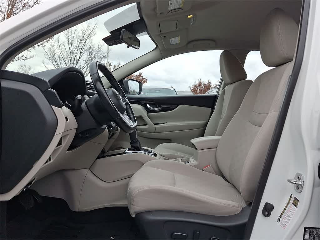 Thumbnail: 2019 Nissan Rogue Sport - 11