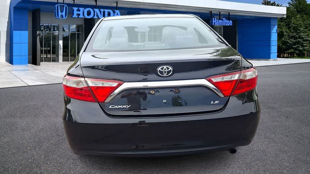 Thumbnail: 2017 Toyota Camry - 7
