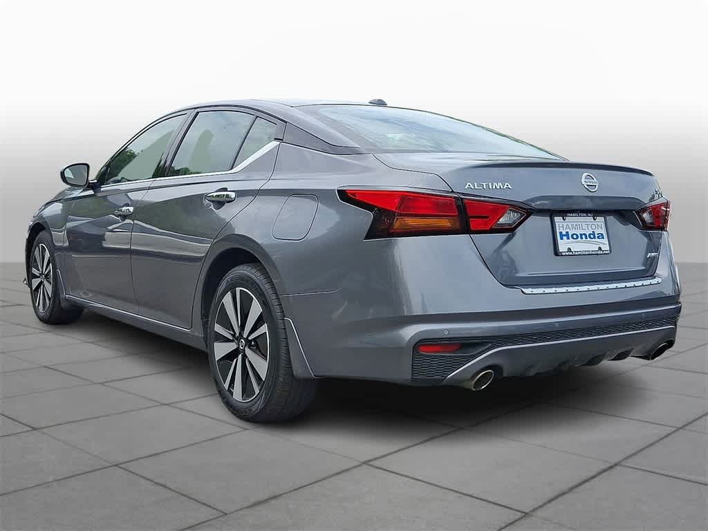 Thumbnail: 2020 Nissan Altima - 20