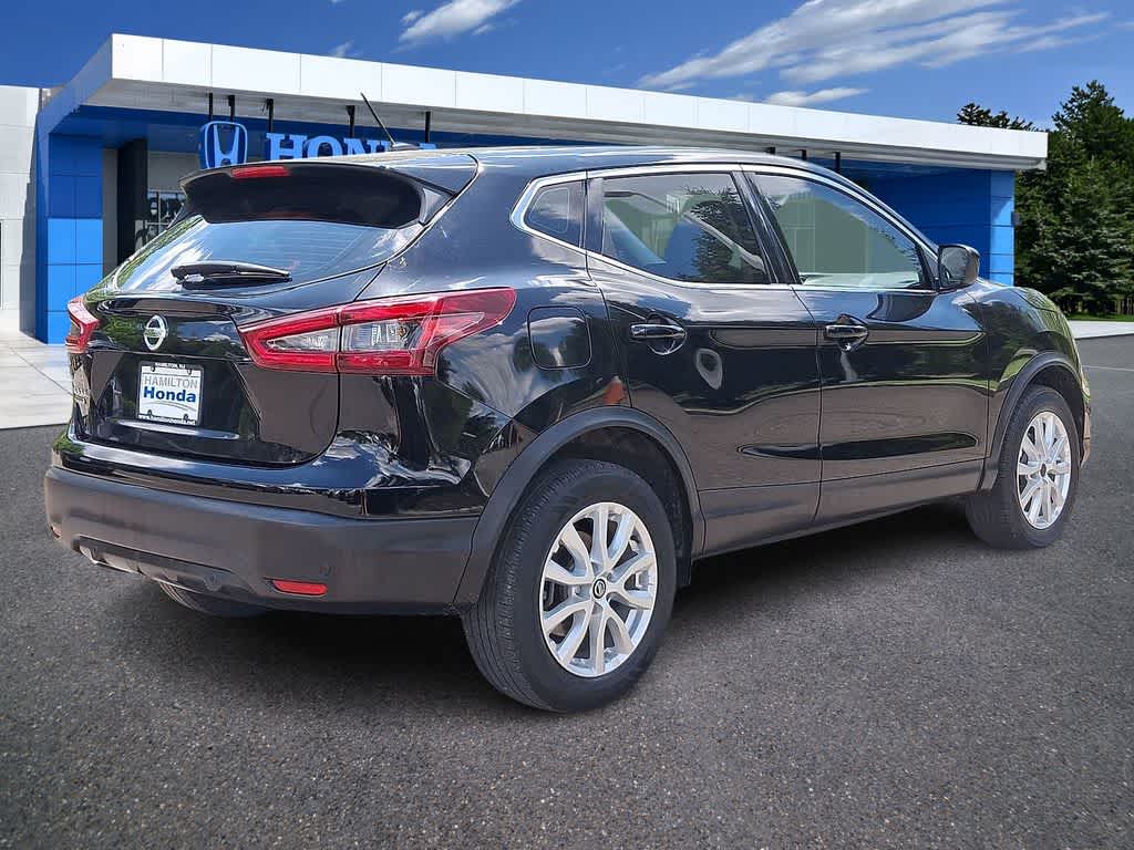 Thumbnail: 2021 Nissan Rogue Sport - 24