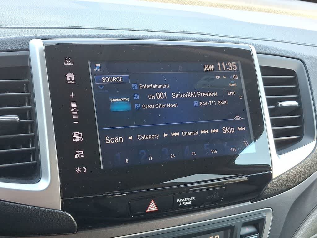 Thumbnail: 2017 Honda Pilot - 14