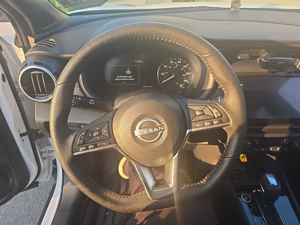 2024 Nissan Kicks SR 9