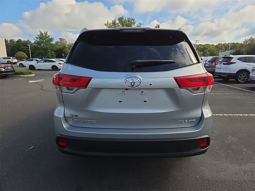 Thumbnail: 2019 Toyota Highlander - 6