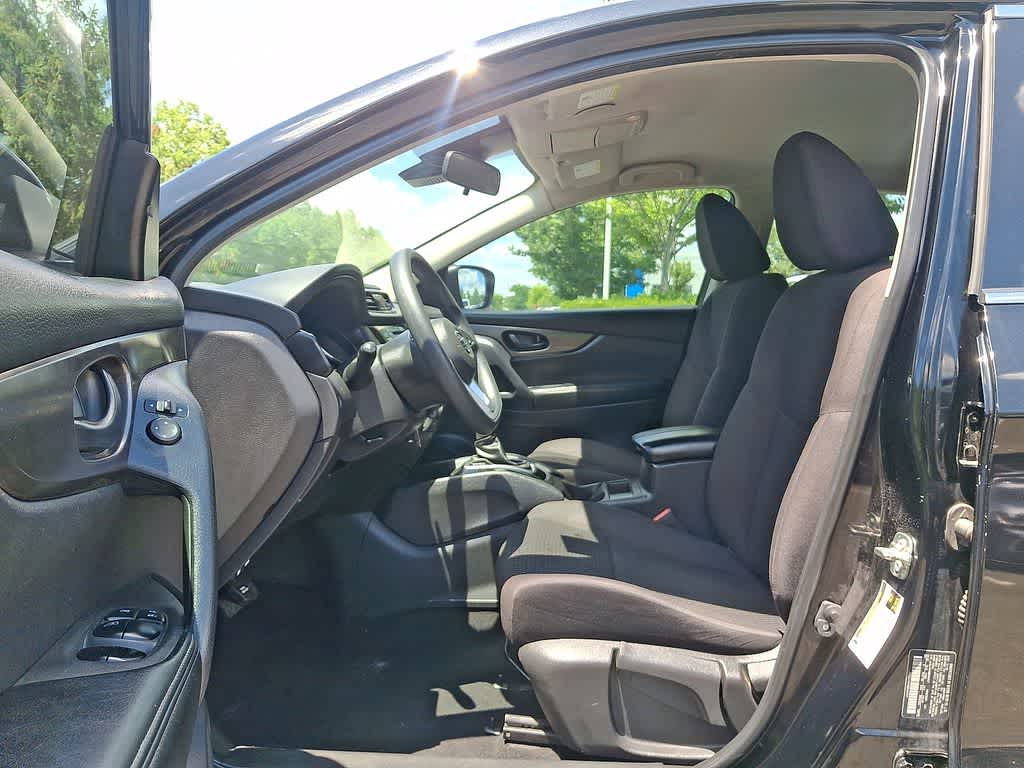 Thumbnail: 2021 Nissan Rogue Sport - 11