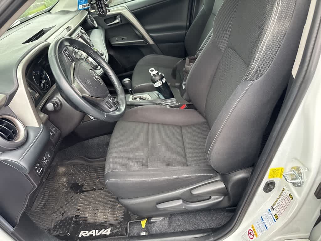 Thumbnail: 2018 Toyota RAV4 - 9