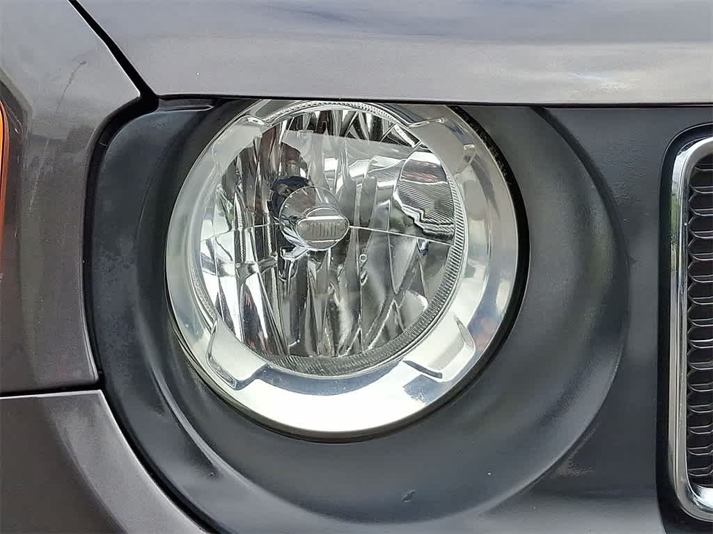Thumbnail: 2016 Jeep Renegade - 27