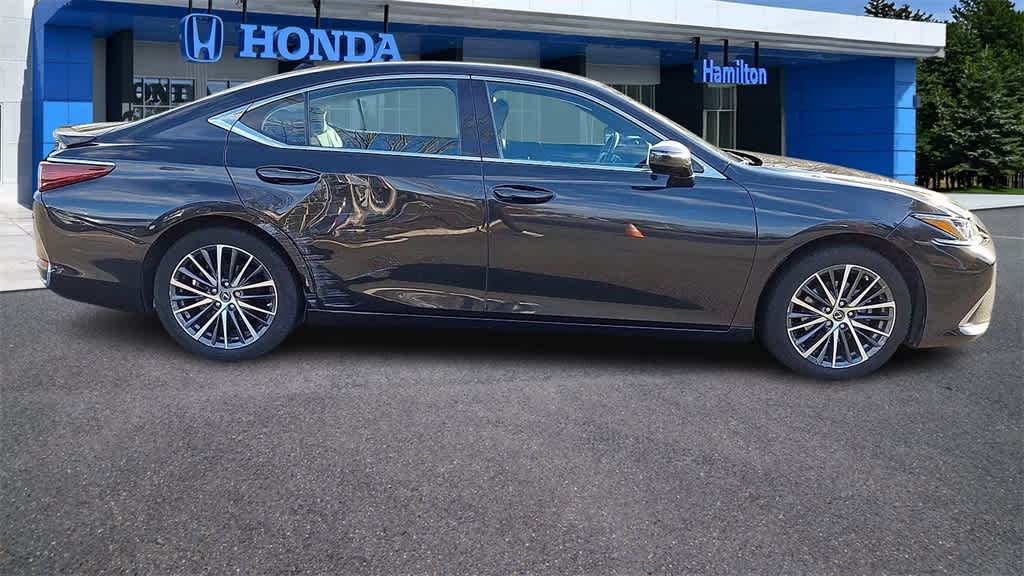 Thumbnail: 2023 Lexus ES - 9