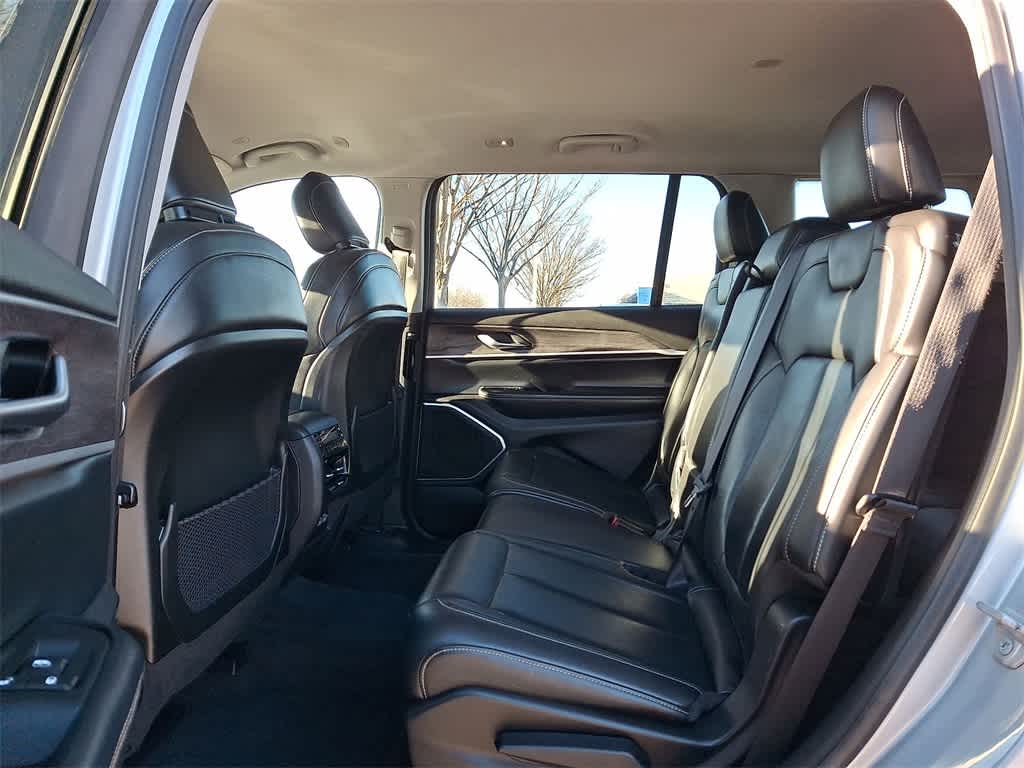 Thumbnail: 2022 Jeep Grand Cherokee L - 20