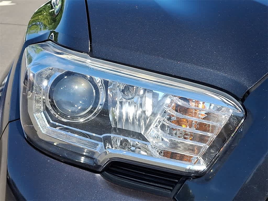 Thumbnail: 2019 Toyota Tacoma - 27