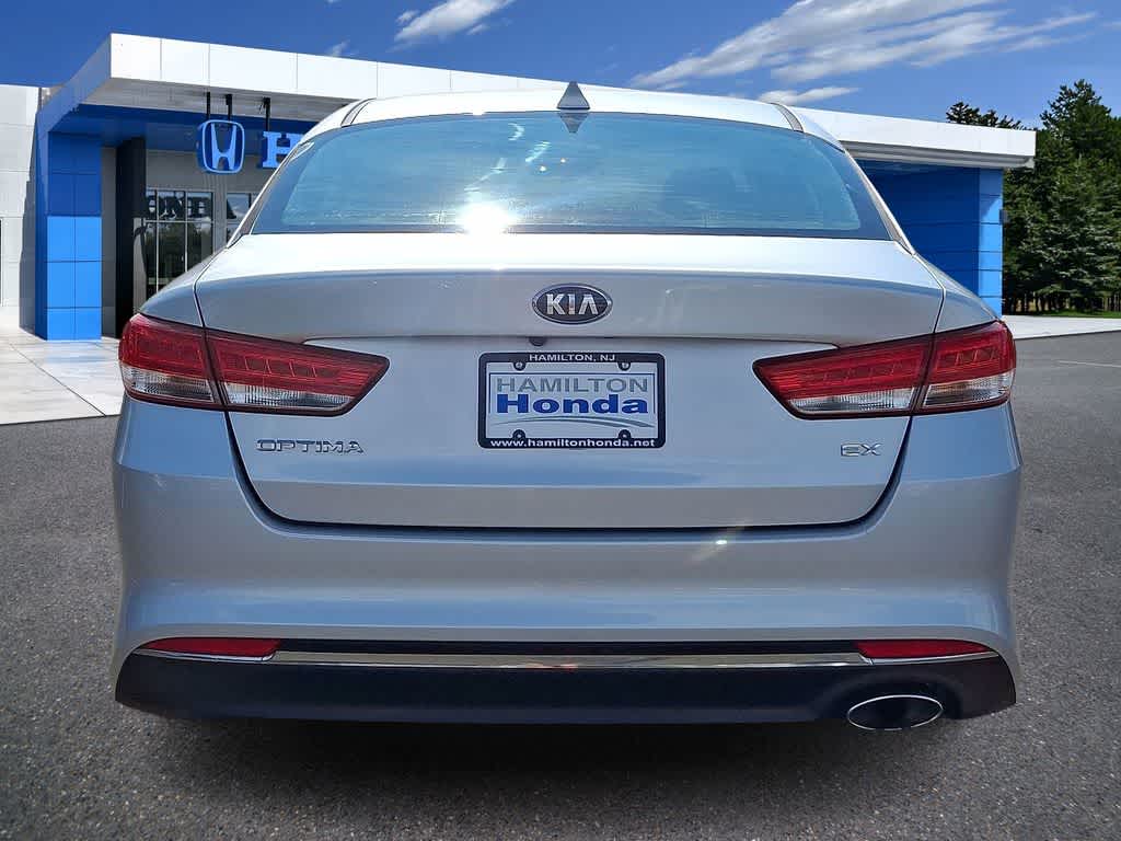 Thumbnail: 2016 Kia Optima - 21