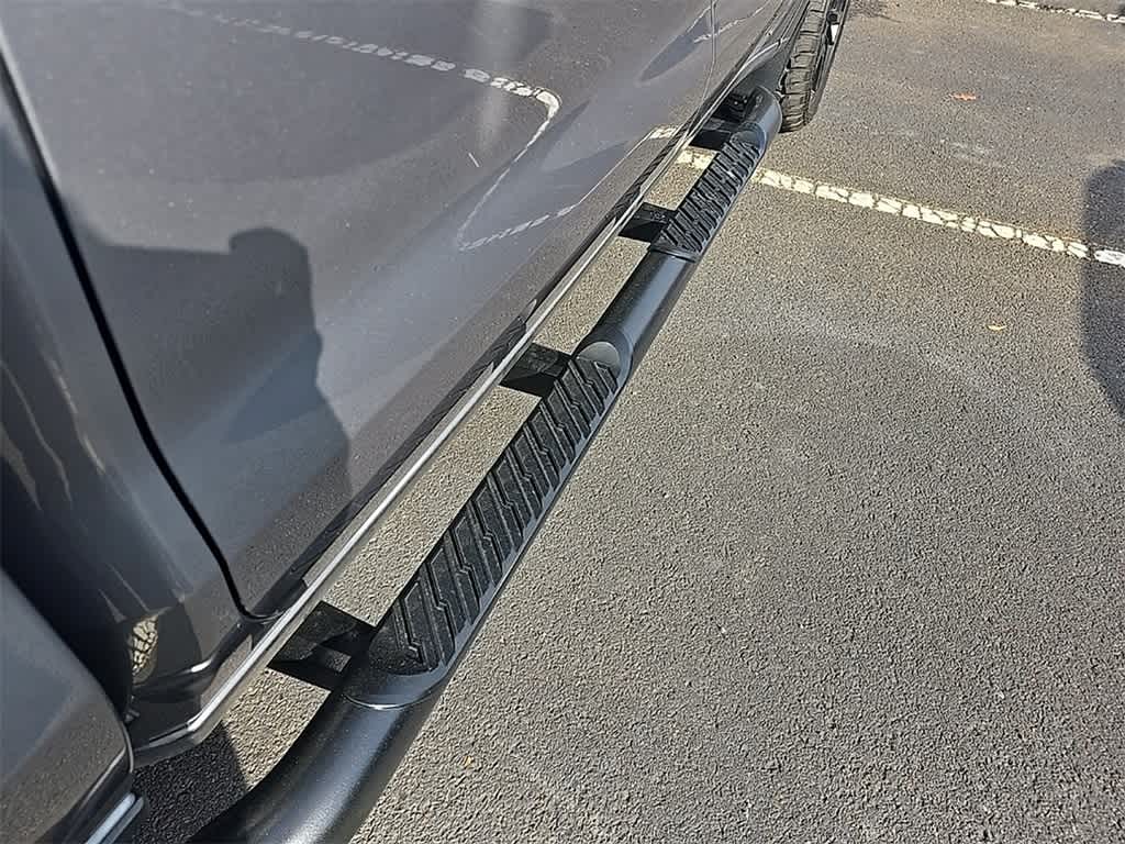 Thumbnail: 2020 Chevrolet Silverado 1500 - 12