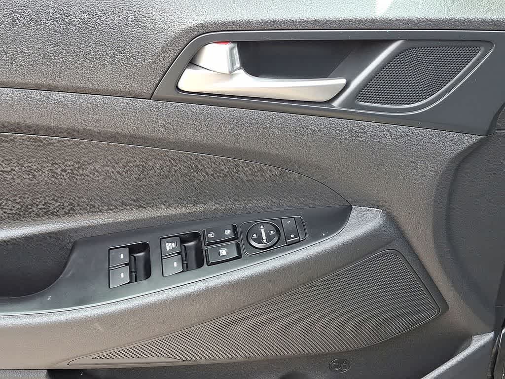 Thumbnail: 2019 Hyundai Tucson - 10