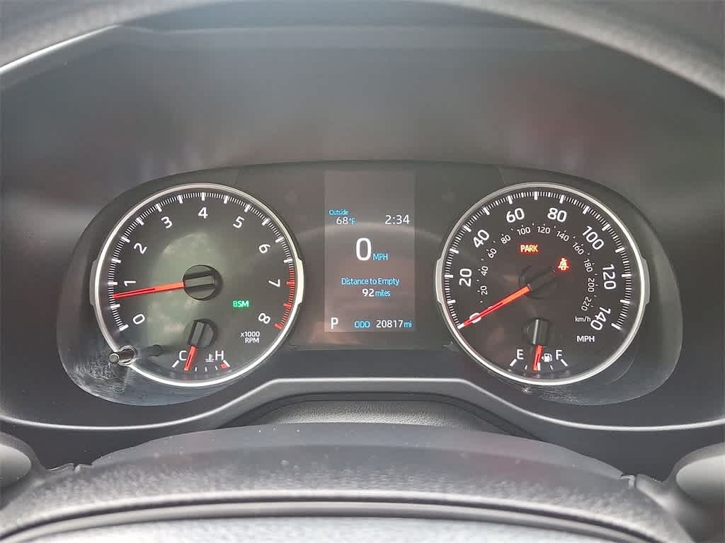 2022 Toyota RAV4 LE 13