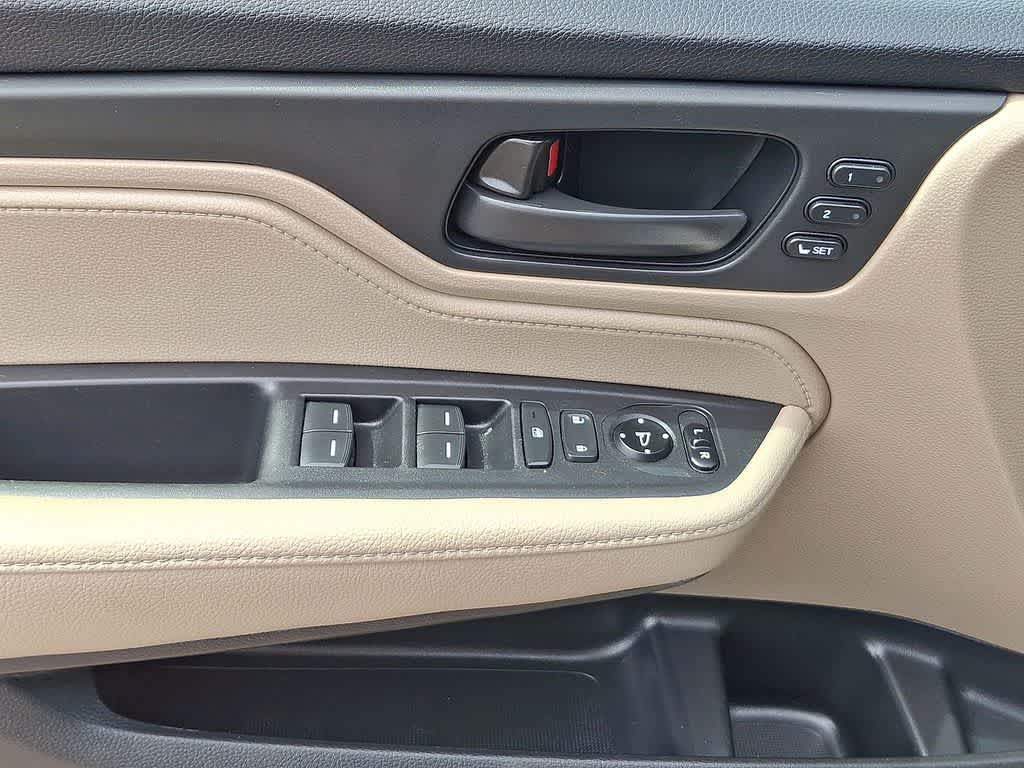 Thumbnail: 2020 Honda Odyssey - 10