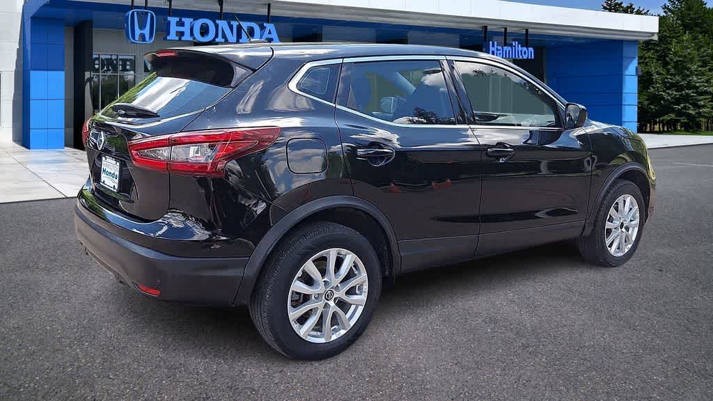 Thumbnail: 2021 Nissan Rogue Sport - 8