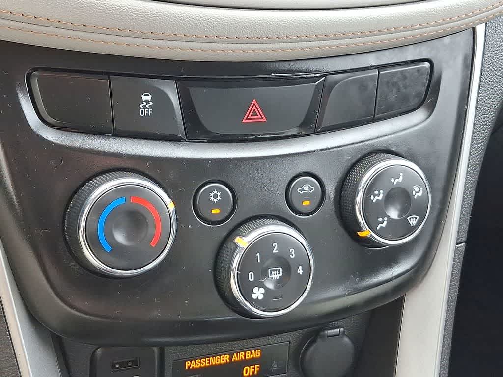 Thumbnail: 2017 Chevrolet Trax - 19