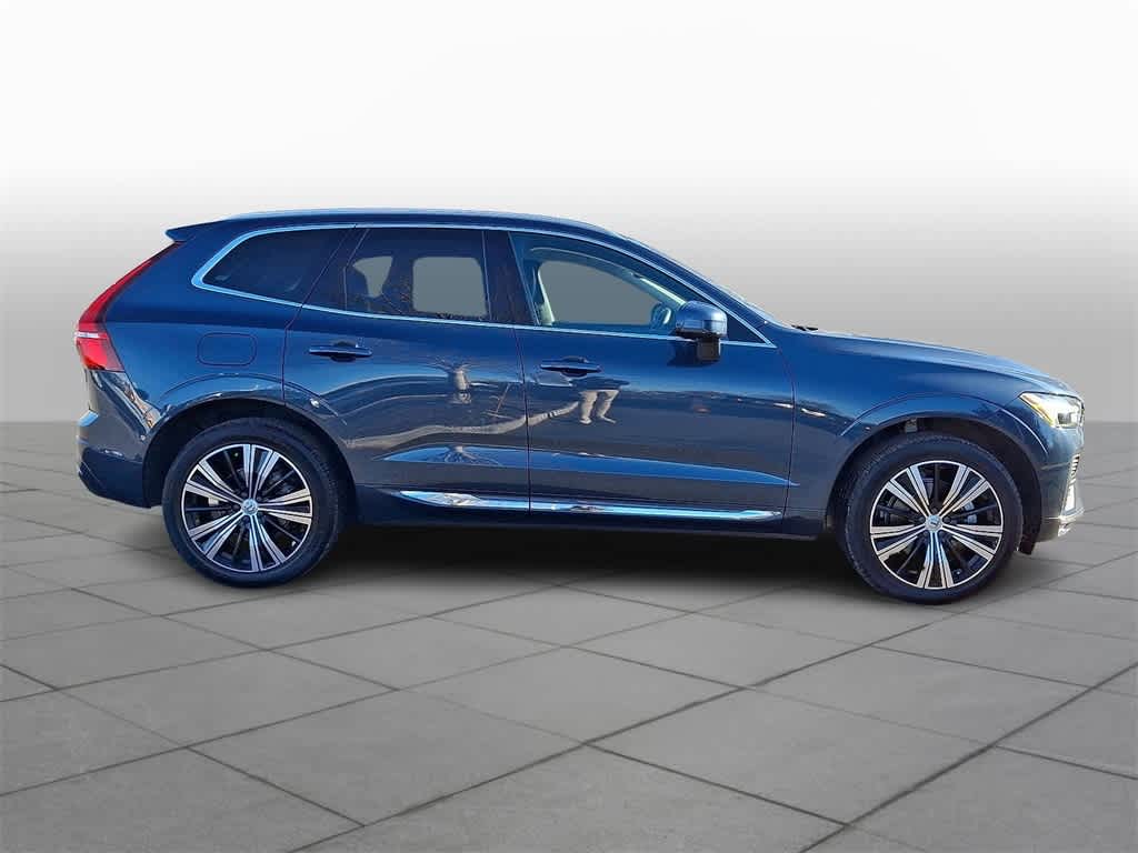 Thumbnail: 2022 Volvo XC60 - 25