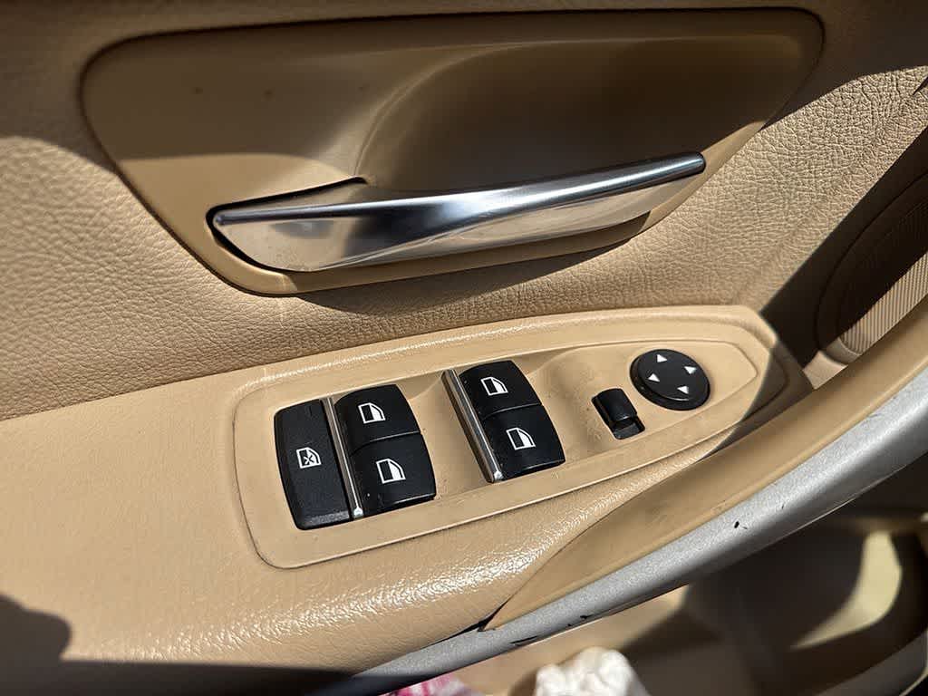 Thumbnail: 2016 BMW 3 Series - 11