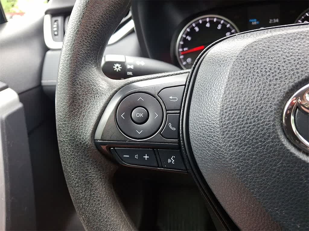 2022 Toyota RAV4 LE 17