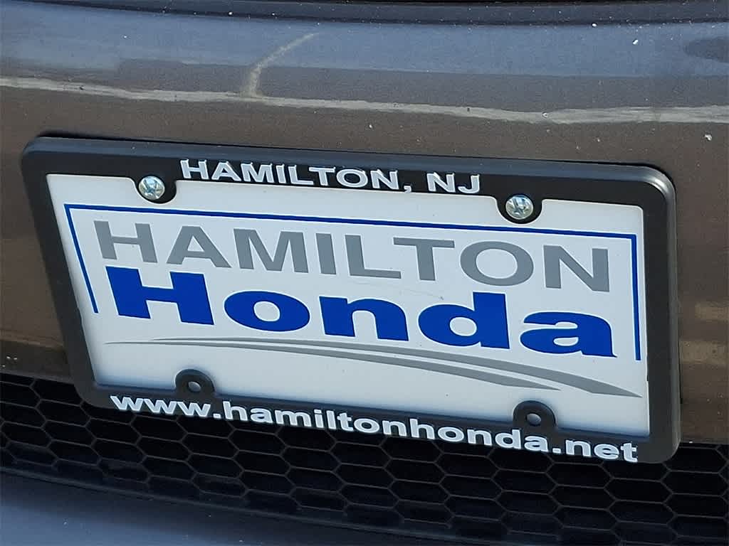 Thumbnail: 2011 Toyota Sienna - 18