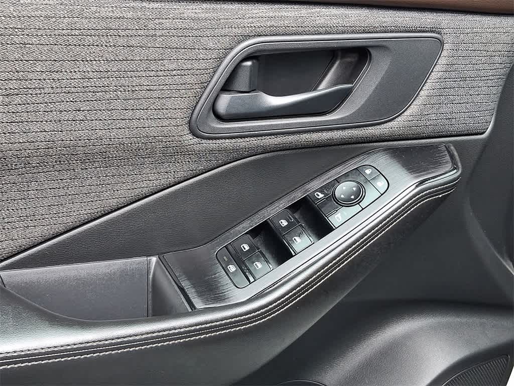 Thumbnail: 2022 Nissan Rogue - 10