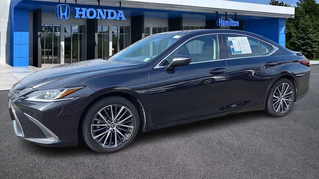 Thumbnail: 2023 Lexus ES - 4