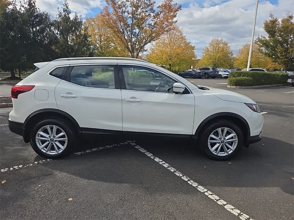 Thumbnail: 2019 Nissan Rogue Sport - 4
