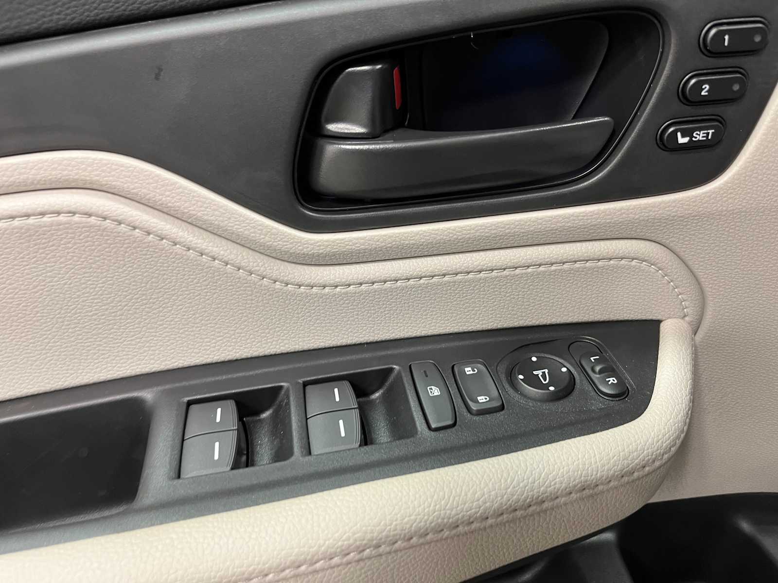 Thumbnail: 2026 Honda Odyssey - 13