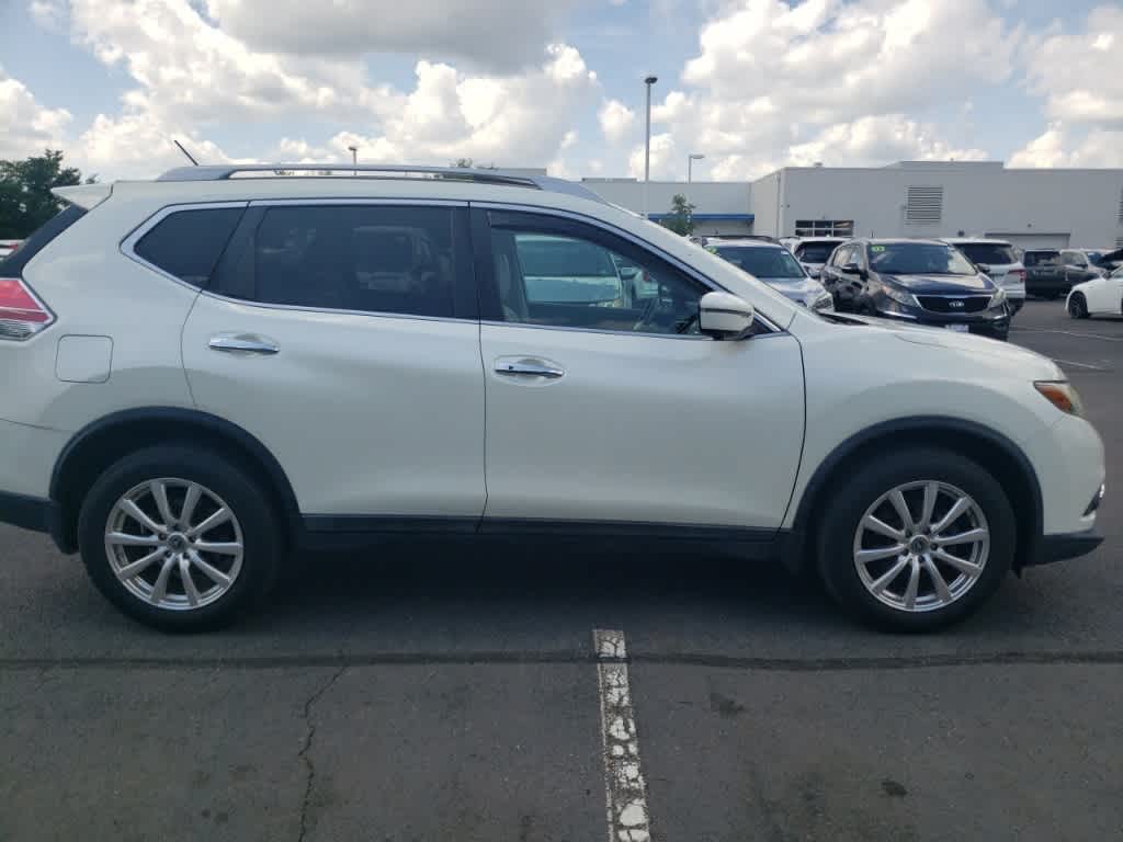 Thumbnail: 2016 Nissan Rogue - 4