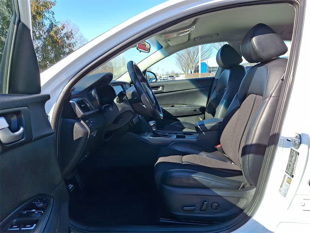 Thumbnail: 2020 Kia Optima - 11