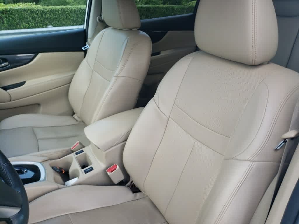 Thumbnail: 2016 Nissan Rogue - 10
