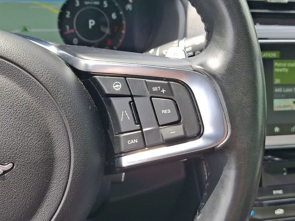 Thumbnail: 2019 Jaguar F-Pace - 18
