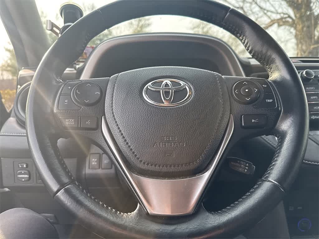 Thumbnail: 2017 Toyota RAV4 - 9