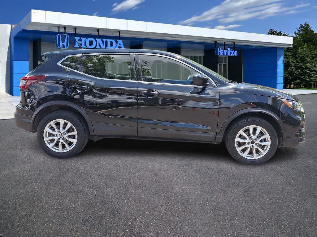 Thumbnail: 2021 Nissan Rogue Sport - 25