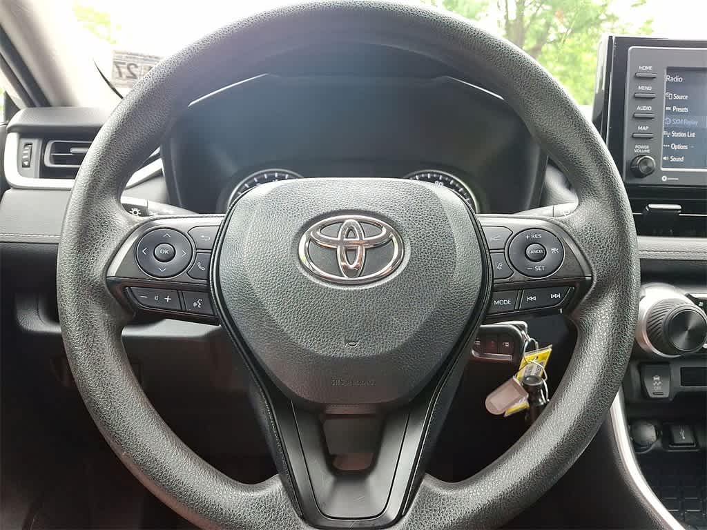 2022 Toyota RAV4 LE 16