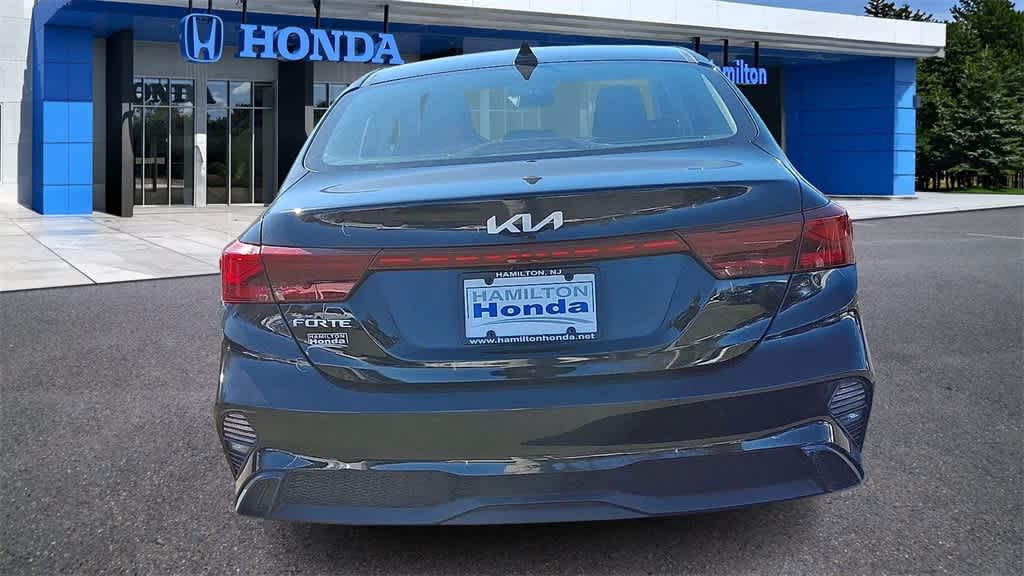 Thumbnail: 2022 Kia Forte - 7