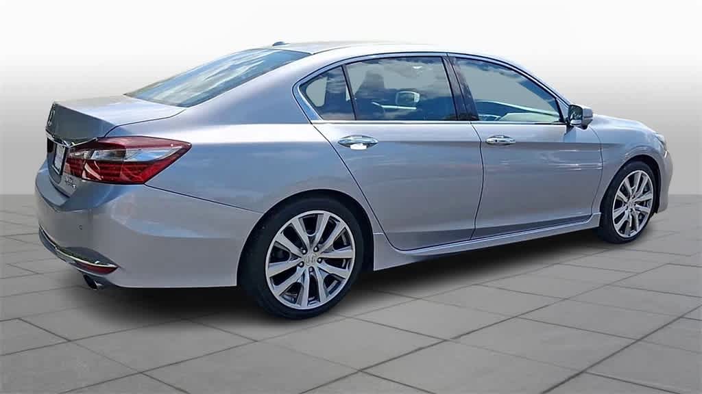 Thumbnail: 2017 Honda Accord - 8
