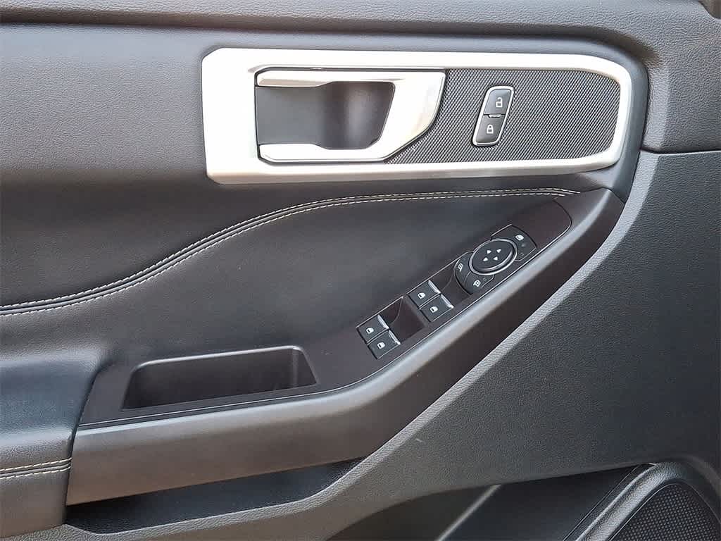 Thumbnail: 2020 Ford Explorer - 10