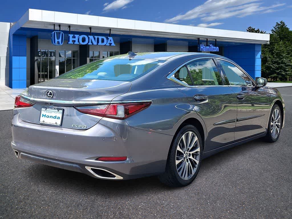 Thumbnail: 2019 Lexus ES - 24