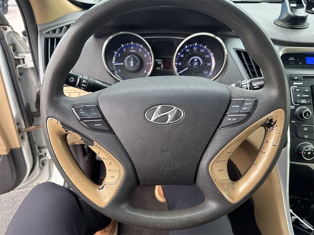 Thumbnail: 2011 Hyundai Sonata - 9