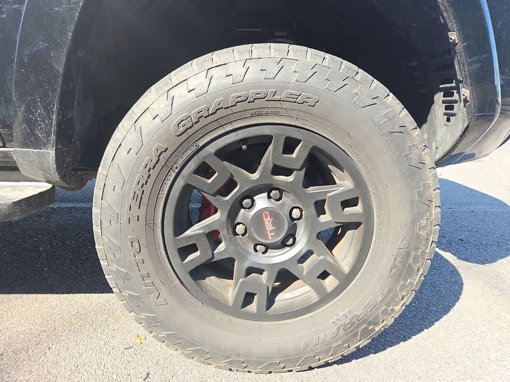 Thumbnail: 2016 Toyota 4Runner - 11